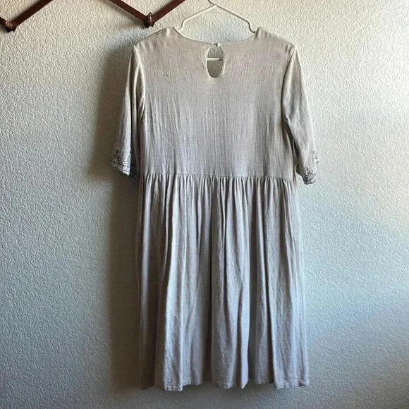 Linen and Cotton Gathered Waist Dress with Embroidery Detail - Picture 4 of 5